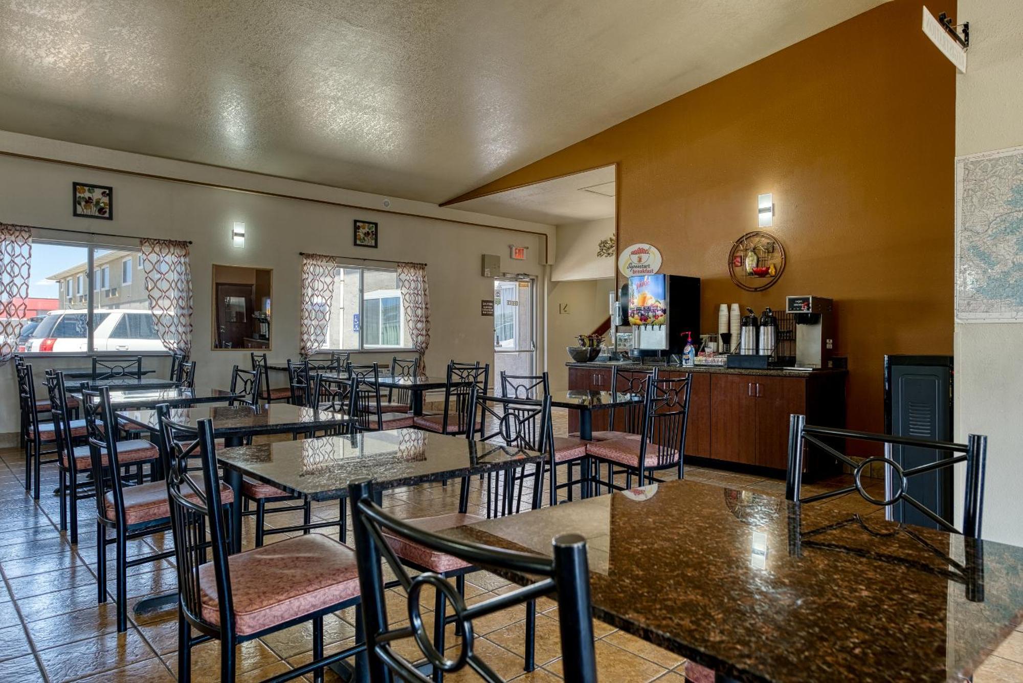 Super 8 By Wyndham Alamosa Motel Luaran gambar