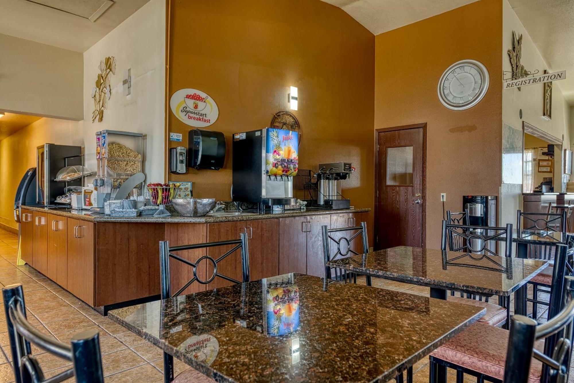 Super 8 By Wyndham Alamosa Motel Luaran gambar