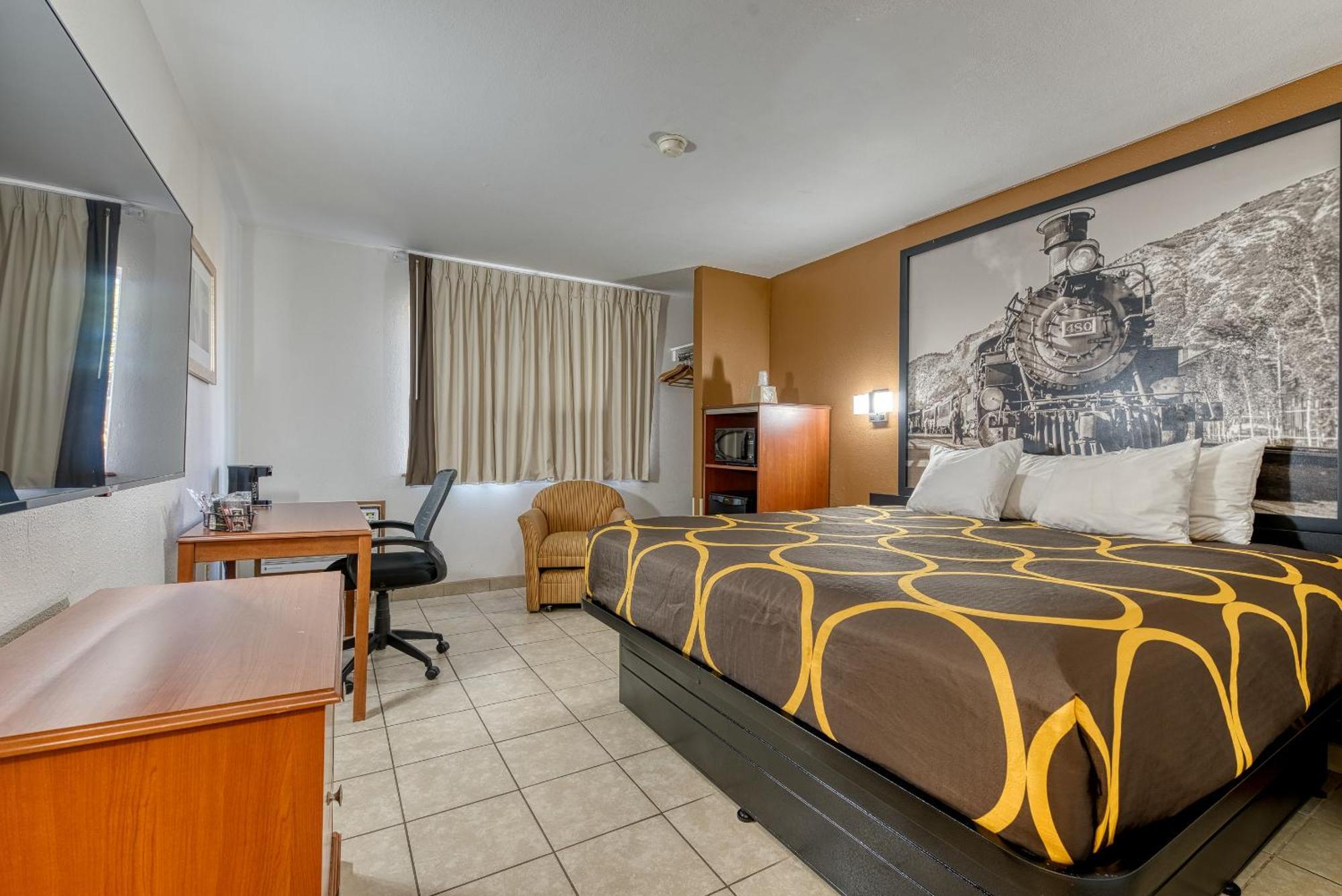 Super 8 By Wyndham Alamosa Motel Bilik gambar
