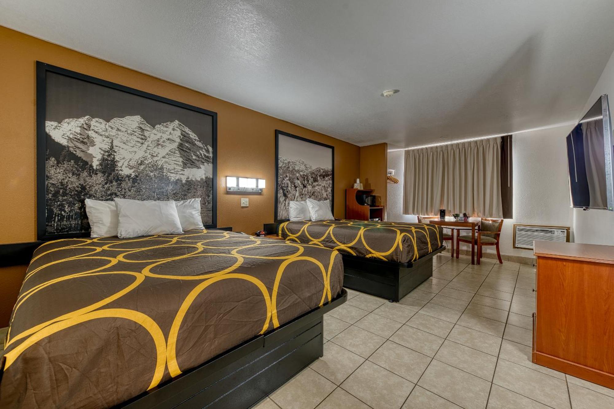 Super 8 By Wyndham Alamosa Motel Bilik gambar