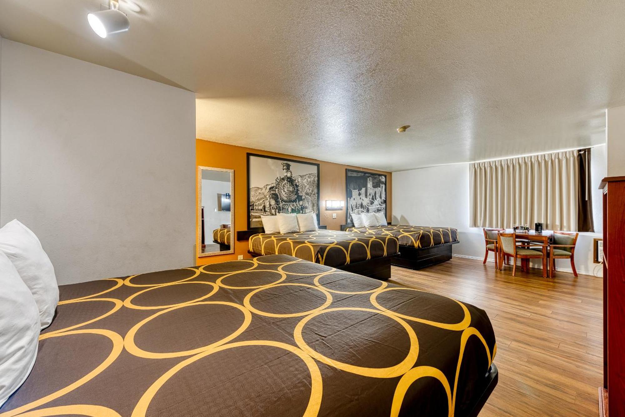 Super 8 By Wyndham Alamosa Motel Bilik gambar