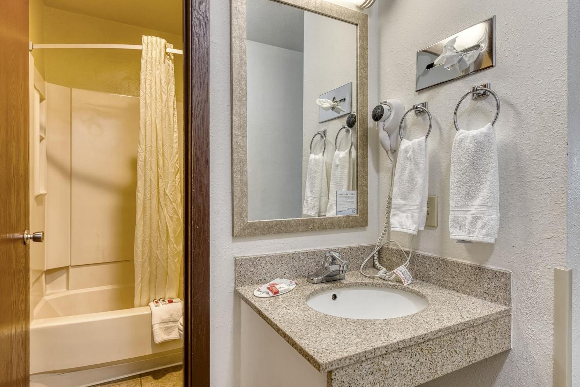 Super 8 By Wyndham Alamosa Motel Bilik gambar