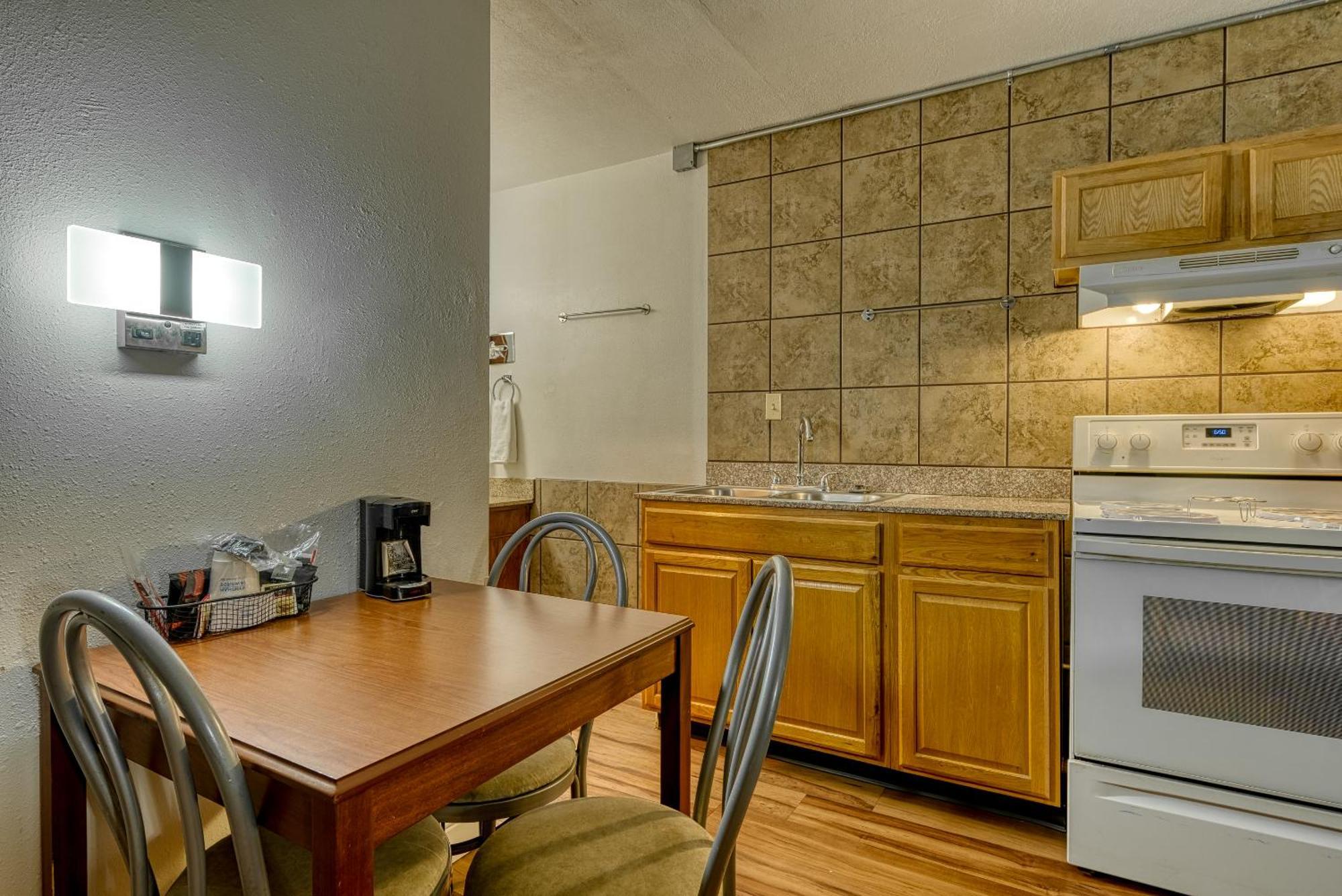 Super 8 By Wyndham Alamosa Motel Bilik gambar