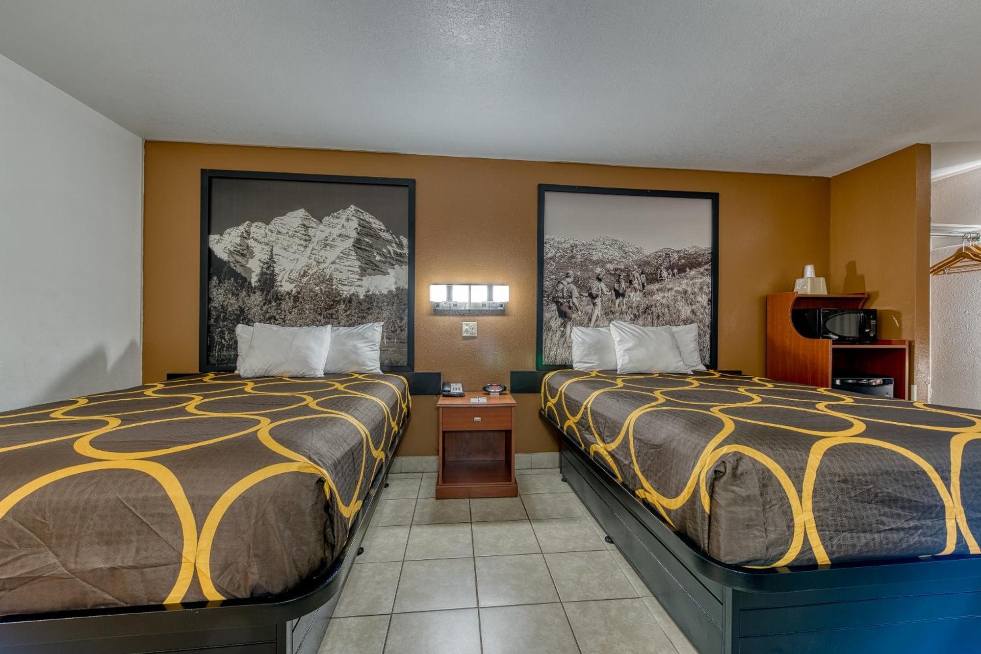 Super 8 By Wyndham Alamosa Motel Bilik gambar